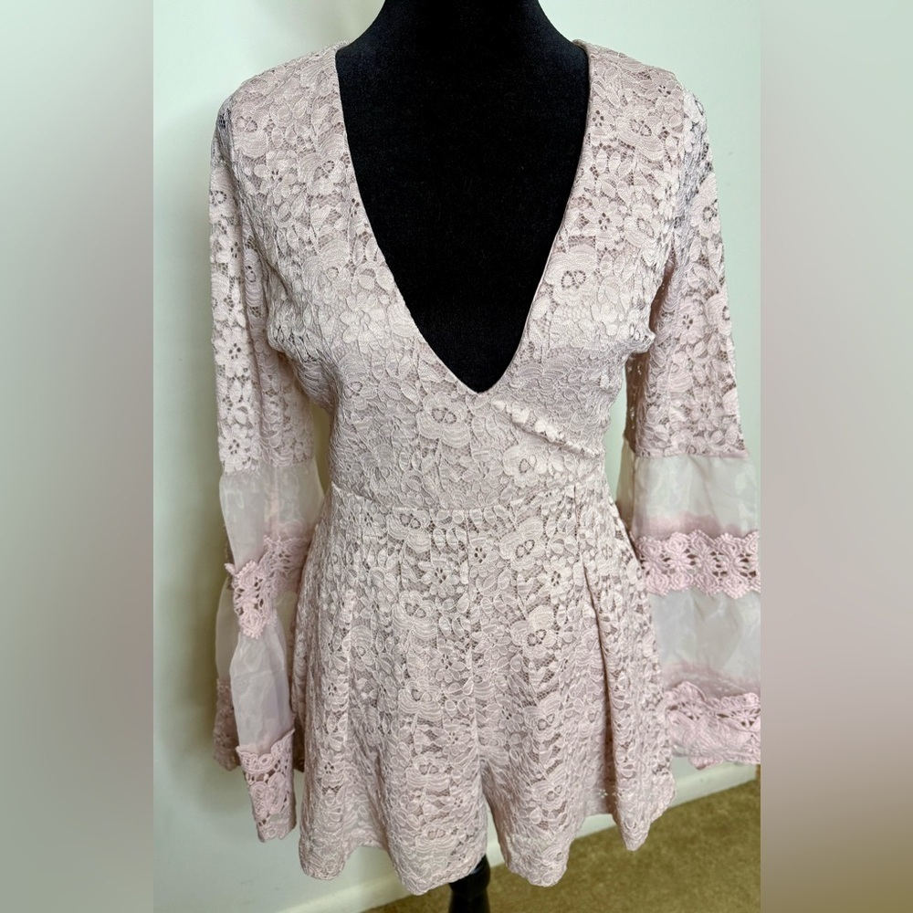Kaylee Kollektion Pink floral lace short jumpsuit romantic flirty girly med - Picture 9 of 12